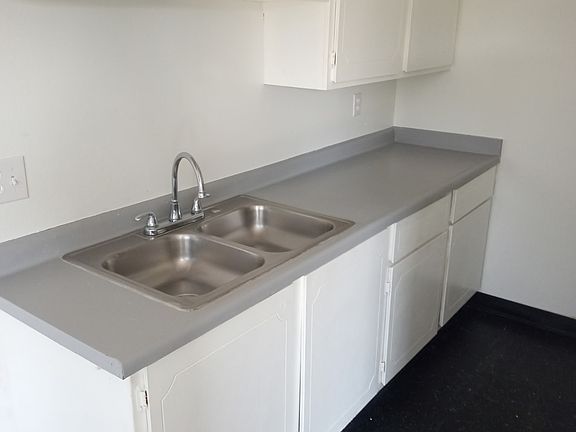 5th image of 2606 Lynnwood St APT 18