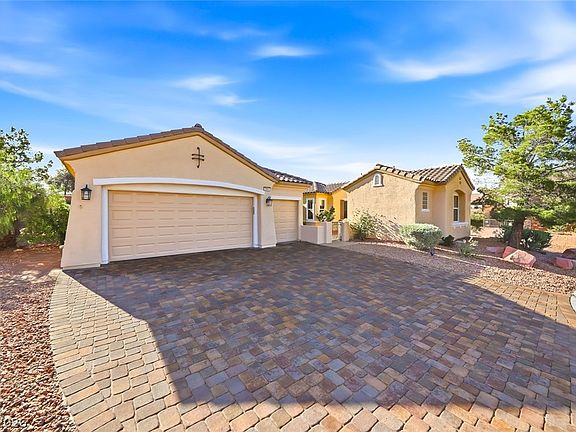3rd image of 2001 Tulip Grove Ct