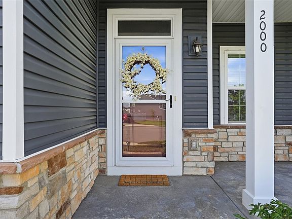 4th image of 2000 Olivetre Dr