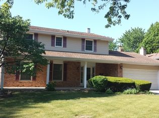 713 69th St, Darien, IL 60561