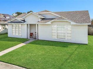 129 Honeysuckle Ln, Waggaman, LA 70094