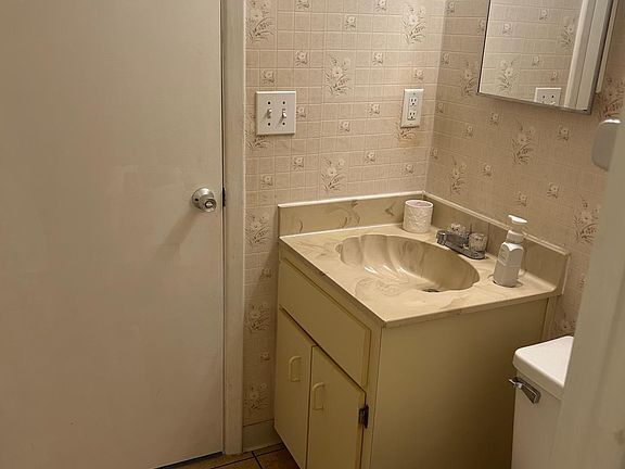 4th image of 10 Lynnhurst Dr APT 116
