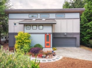 310 SW Cedar St, Waldport, OR 97394