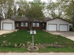 601 S Clay St, Fairbury, IL 61739