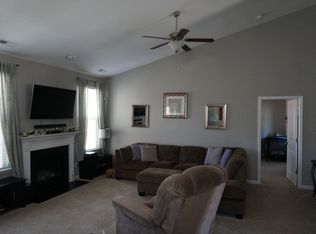 25 Fawncreek Dr, Spring Lake, NC 28390