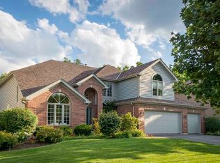 2621 Clara Ave, Aurora, IL 60502