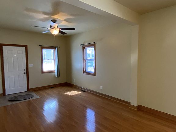 2nd image of 211 Smith Ave