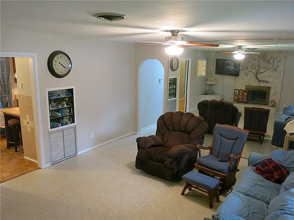 4th image of 3936 62nd Ave