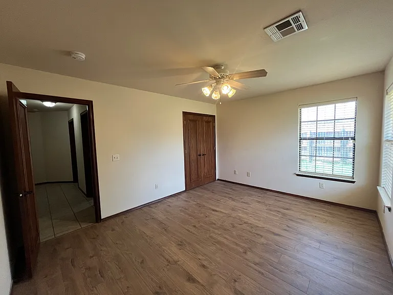 413 NW 143rd St — Photo 32