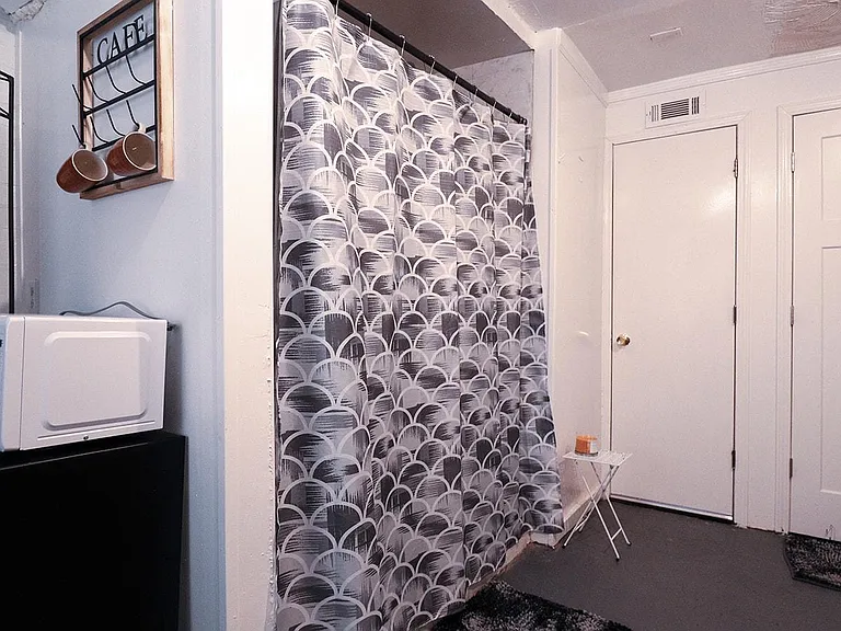 544 Westside Cir — Photo 2