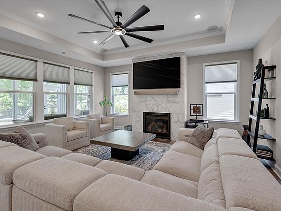 3rd image of 1501 Carolina Park Dr