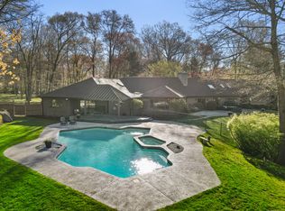 92 Aspen Ln, Stamford, CT 06903