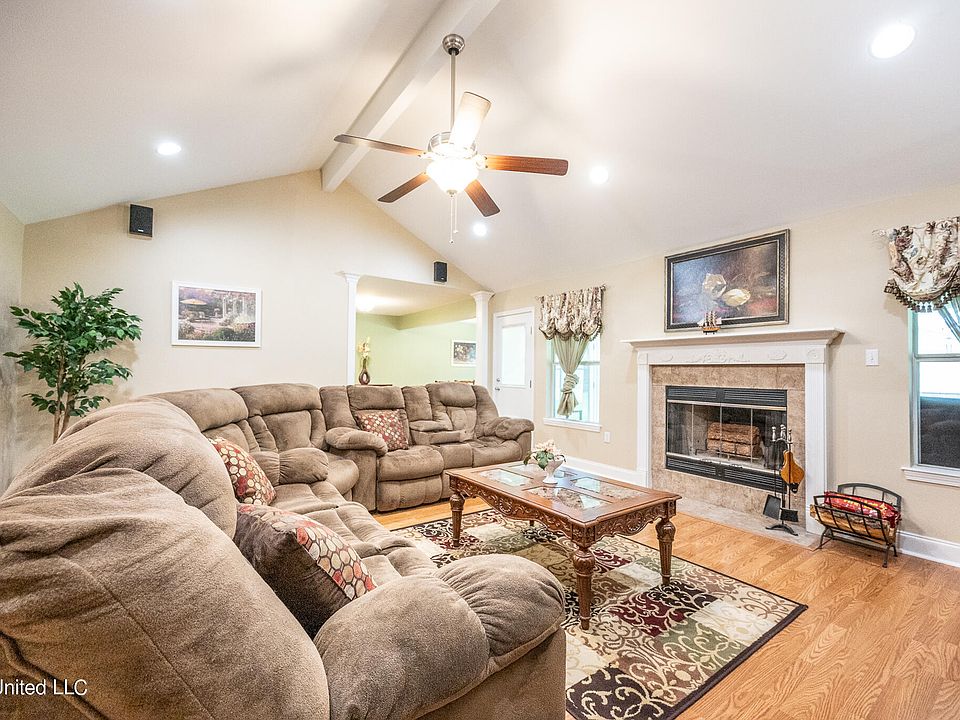 1427 W Hall Ave, Slidell, LA 70460 | Zillow
