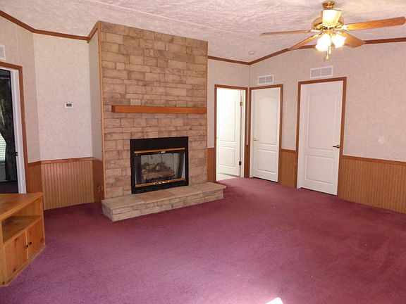 3rd image of 725 Glen Dr