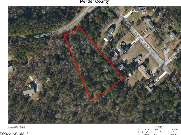 1 Holly Hill Road, Hampstead, NC 28443
