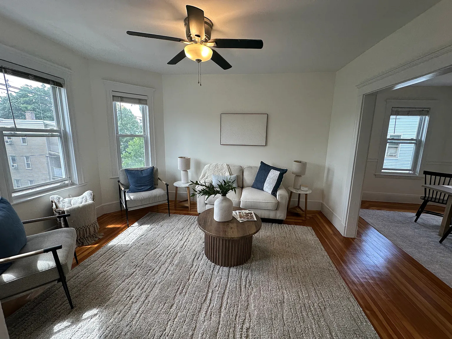 2 bed, 1047 sqft, $3,200 — Photo 2