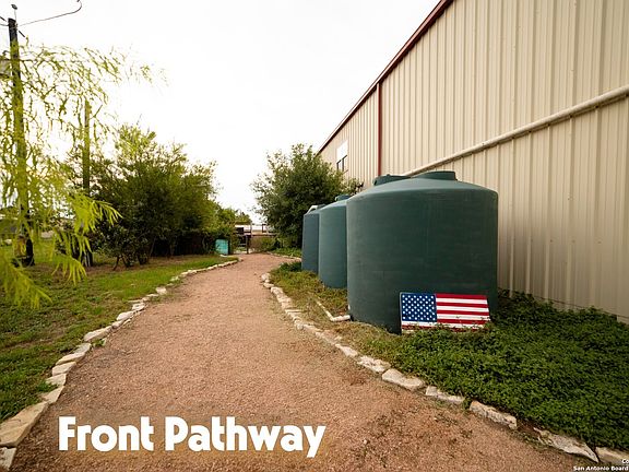 5th image of 121 PITTS LN