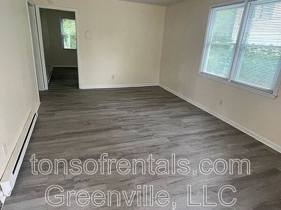 2nd image of 691 Fairfax St