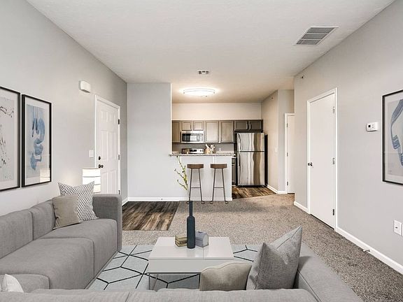 modern-living-room-Villas-of-Castleton-Apartments