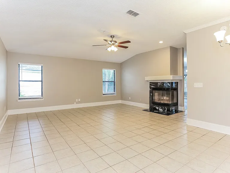 248 Carriann Cove Trl W — Photo 4