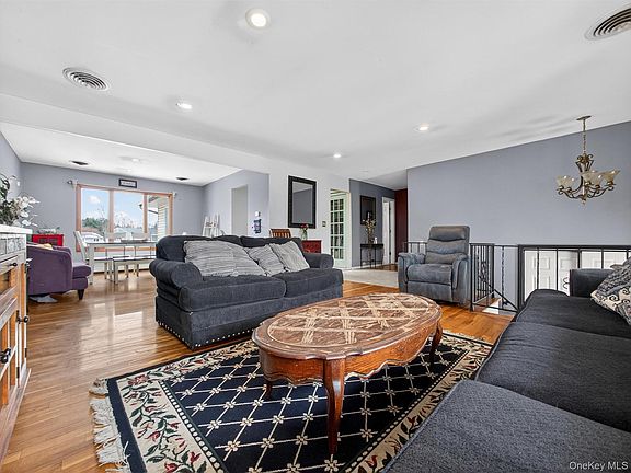 5th image of 54 Blauvelt Road