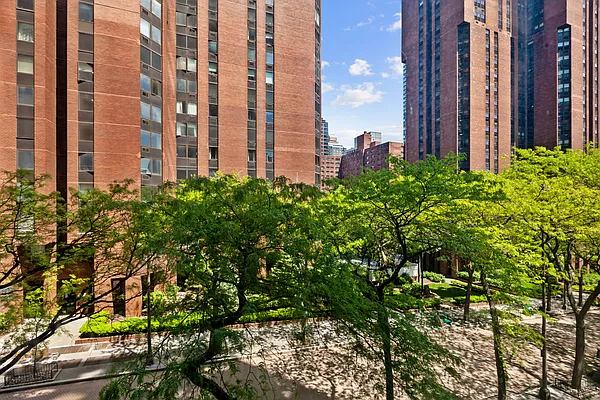 Rented by Douglas Elliman | media 15