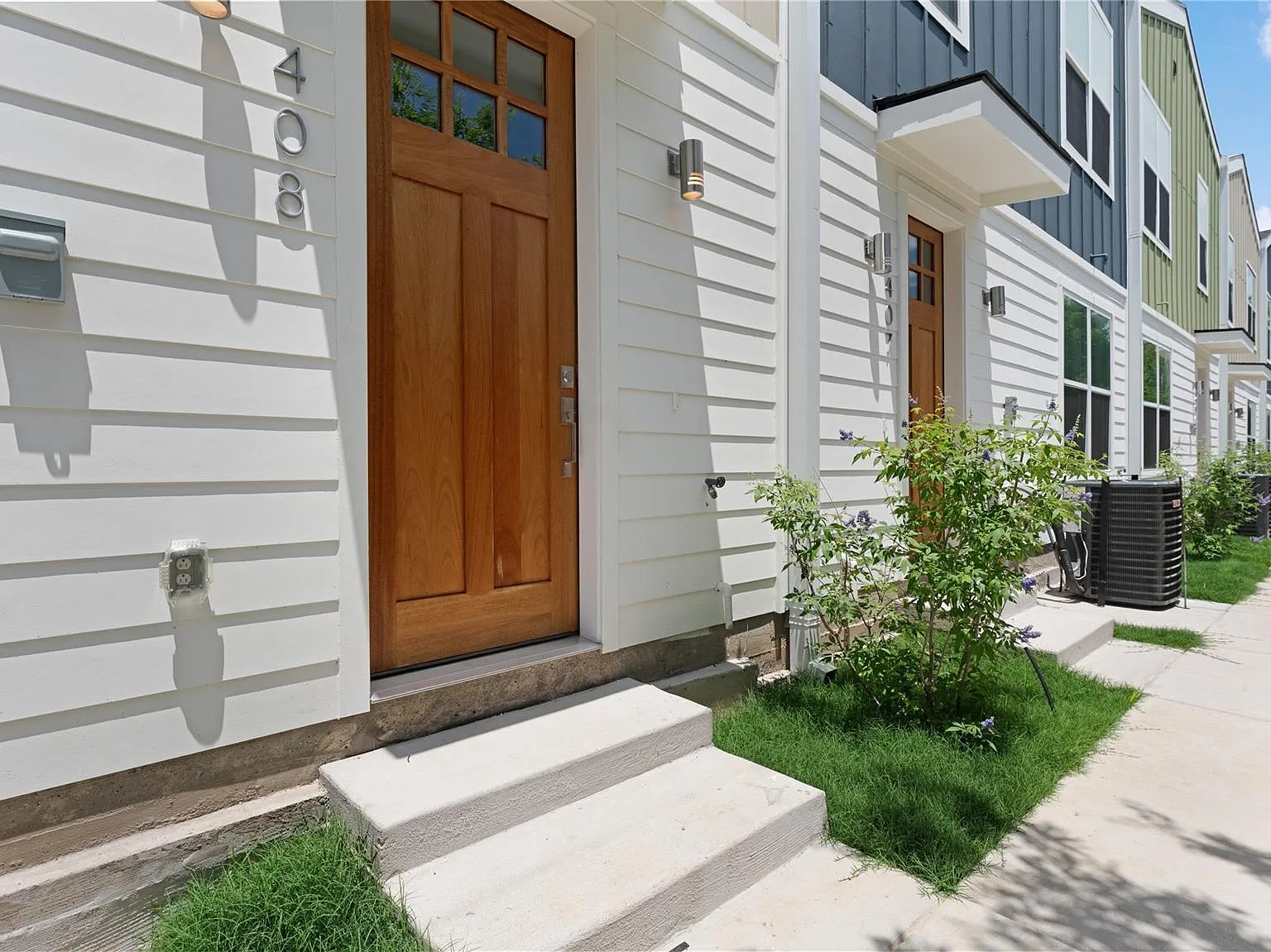 3 bed, 1477 sqft, $2,200 — Photo 3