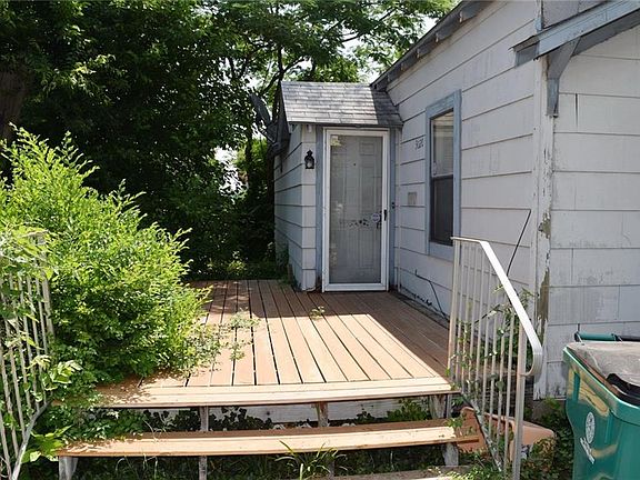 2nd image of 3020 SW 28th St