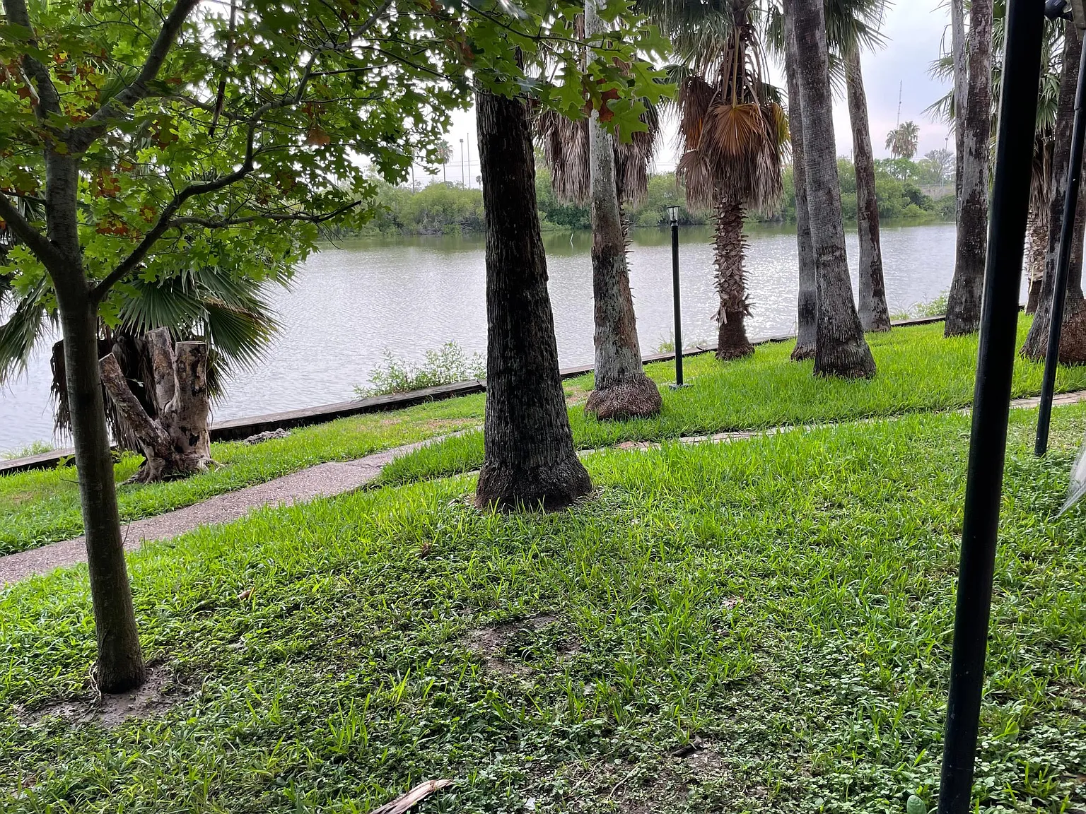 2 bed, 980 sqft, $1,300 — Photo 2