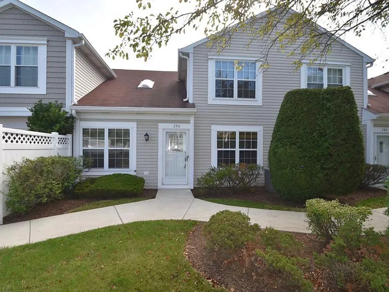 290 Le Parc Cir — Photo 4