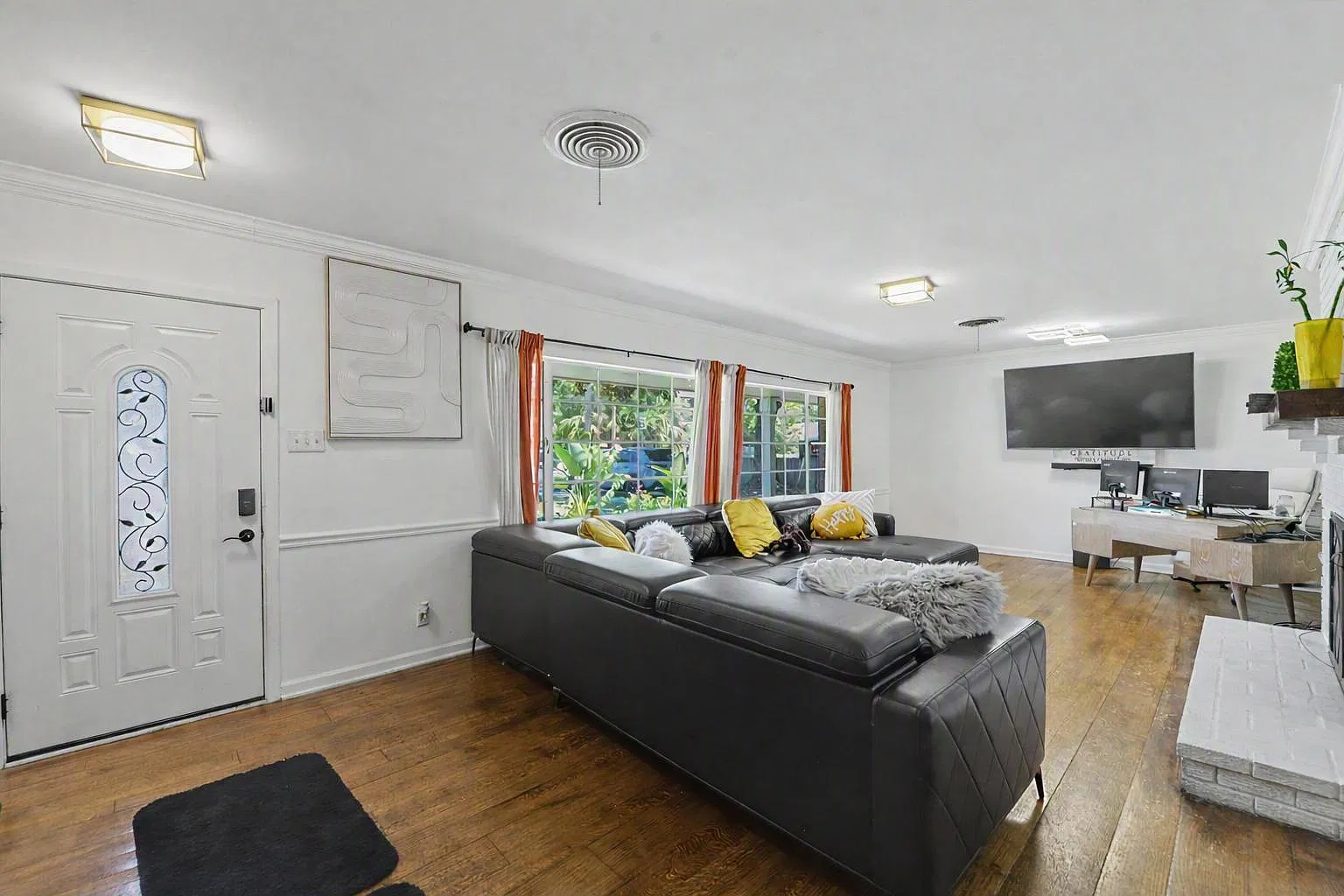 1 bed, 1.5 bath, 1758 sqft, $1,200 — Photo 1
