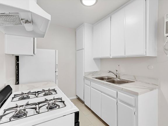5th image of 7334 Independence Ave