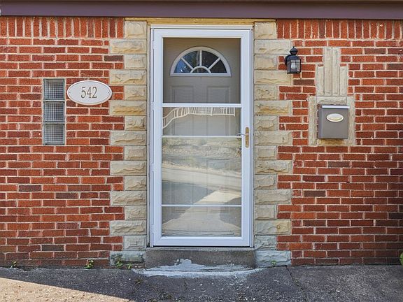 3rd image of 542 Beaufort Ave