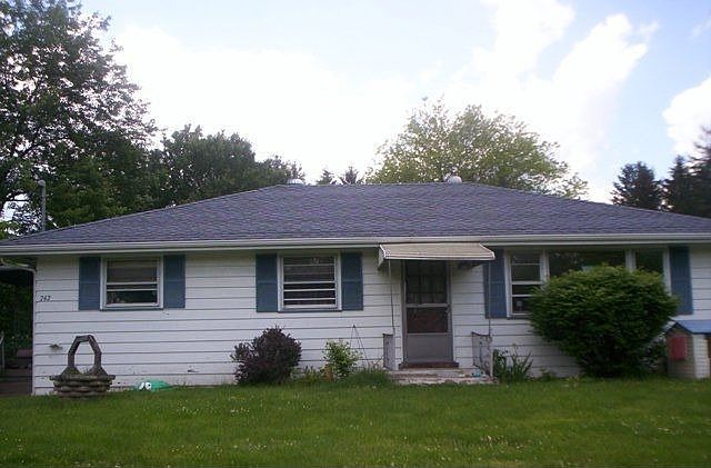 1st image of 742 Westlake Ln