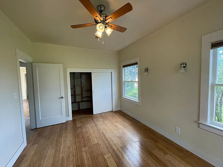 1001 Lozier Ln — Photo 6