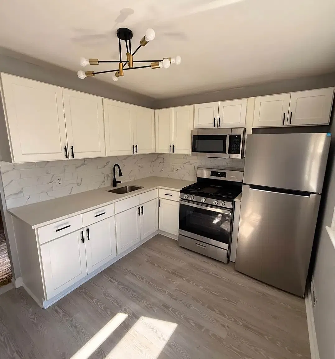 3 bed, $2,300 — Photo 1