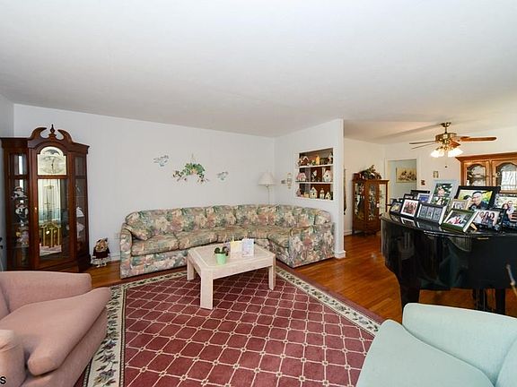 3rd image of 229 Central Ave