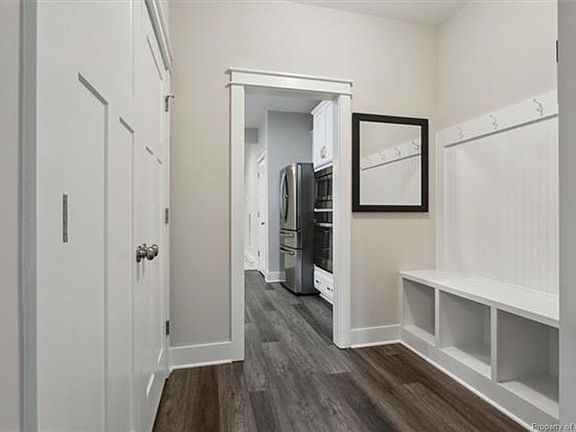 4th image of 5274 Linkshire Ln