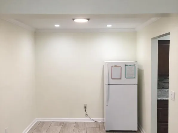 4068 Sanlin Dr, Coraopolis, PA 15108