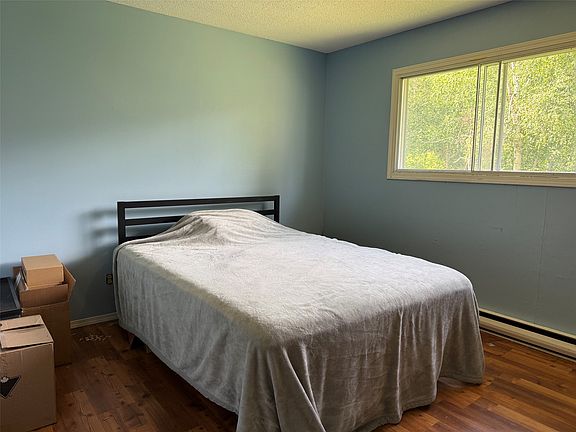 3rd image of 405 Desfosses Rd