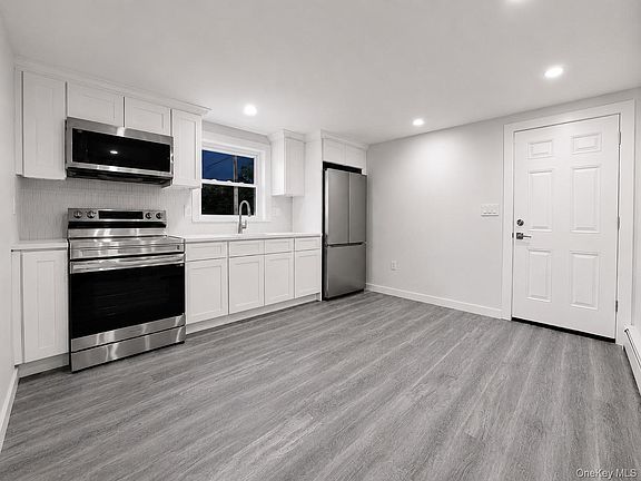 5th image of 18 Merrick Road
