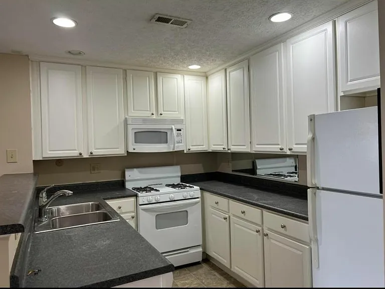 5324 Stonemeadow Ave #C — Photo 10