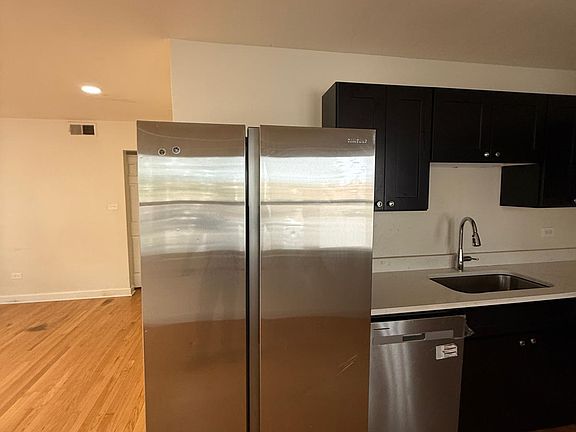 3rd image of 6336 N Mozart St #1