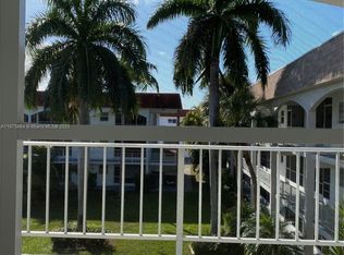 581 Blue Heron Dr APT 311B, Hallandale Beach, FL 33009
