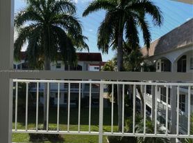 581 Blue Heron Dr