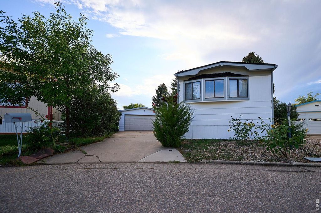 2828 Mango Pl