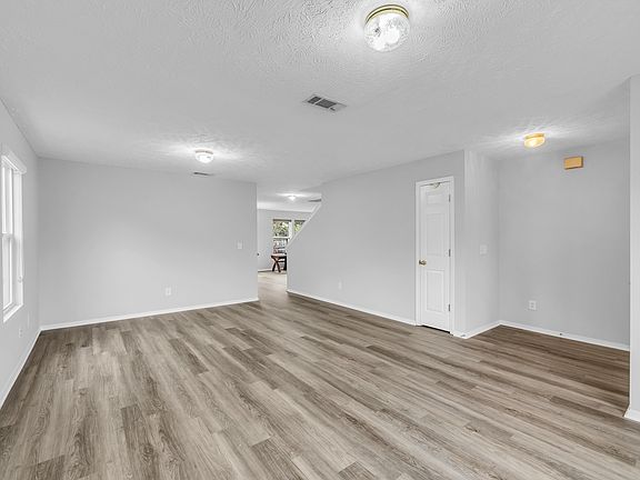 4th image of 108 Neville Ct