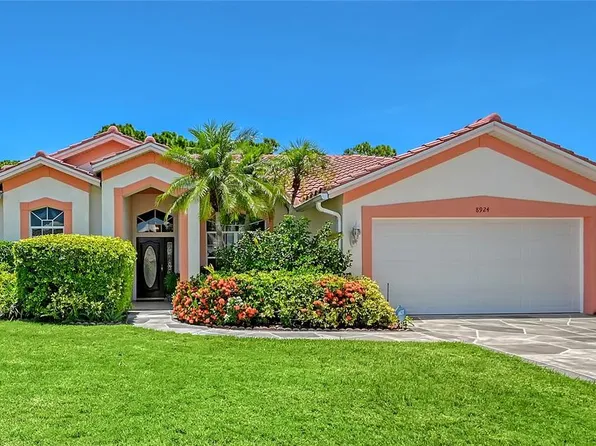 8924 Huntington Pointe Dr, Sarasota, FL 34238