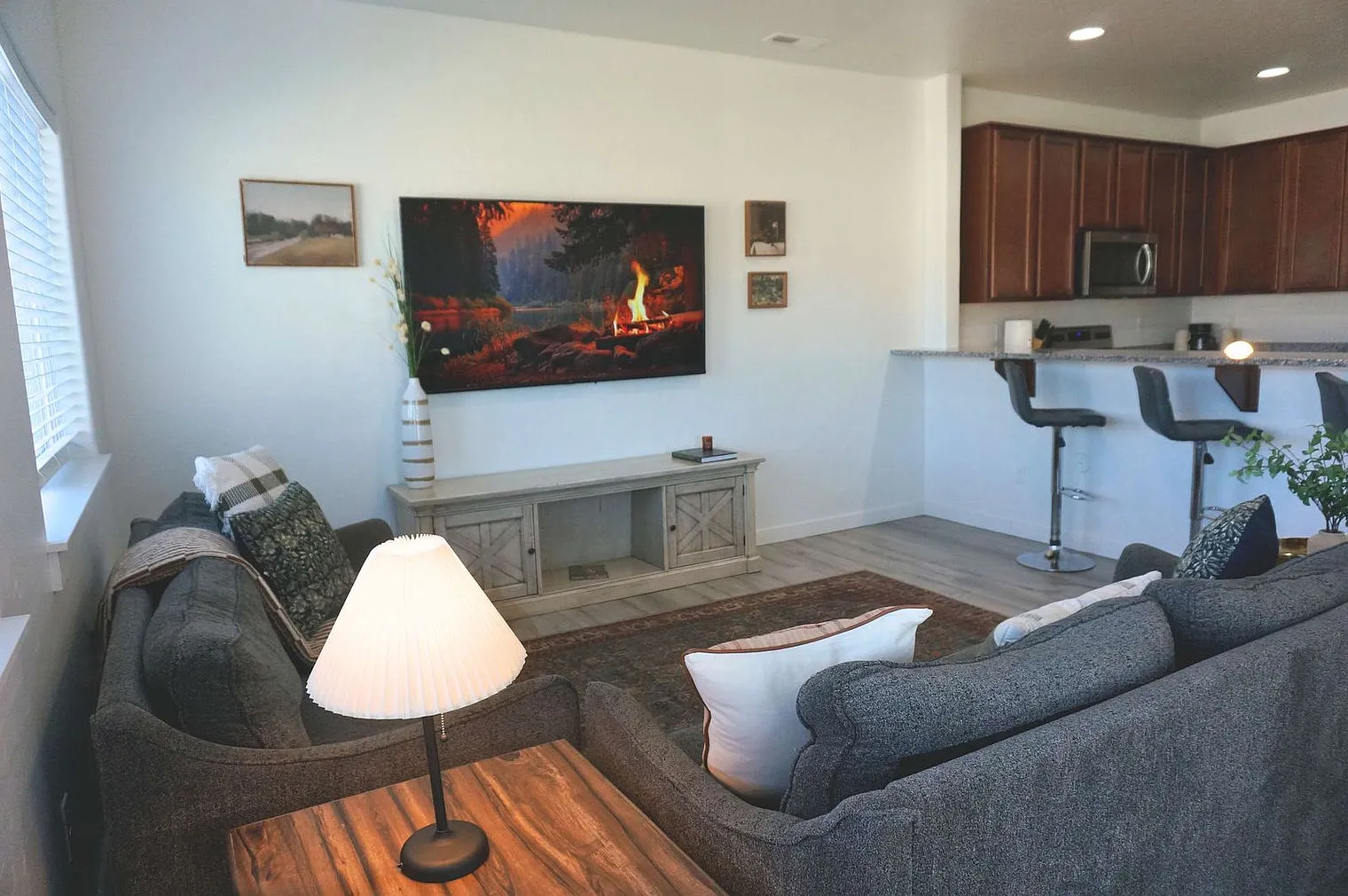 3 bed, 2.0 bath, 1797 sqft, $4,704 — Photo 4