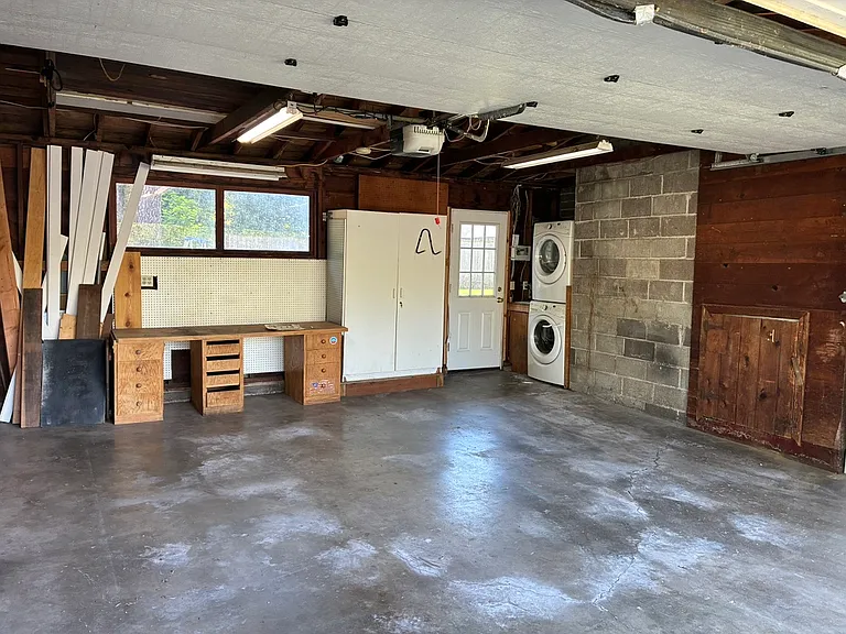11940 SW Douglas St — Photo 17